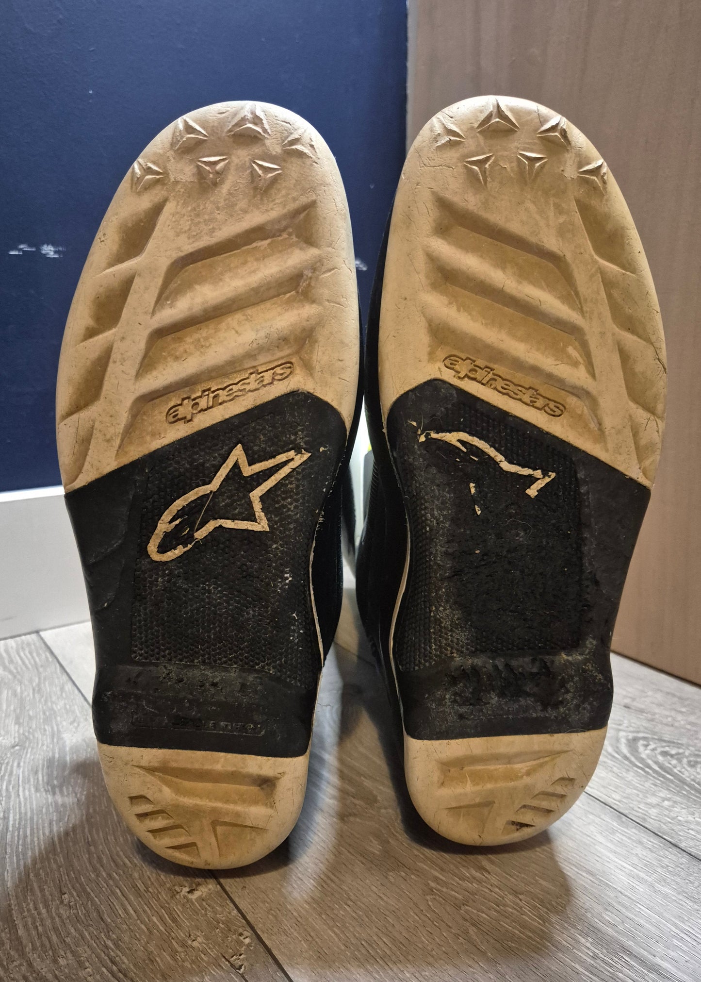 Alpinestars Tech7 - Black/White/Yellow - UK10