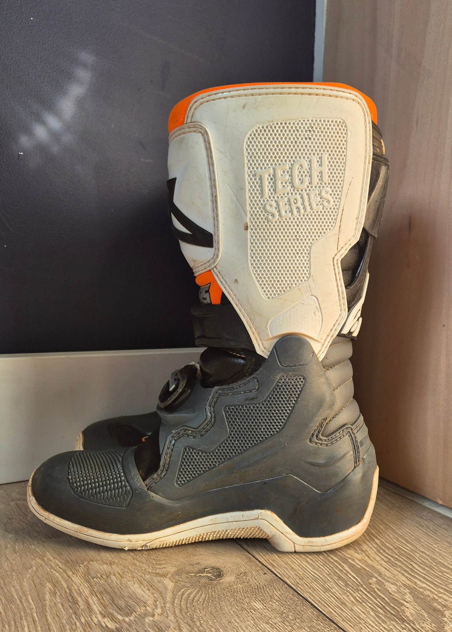 Alpinestars Tech7s - Grey/White/Orange - UK4