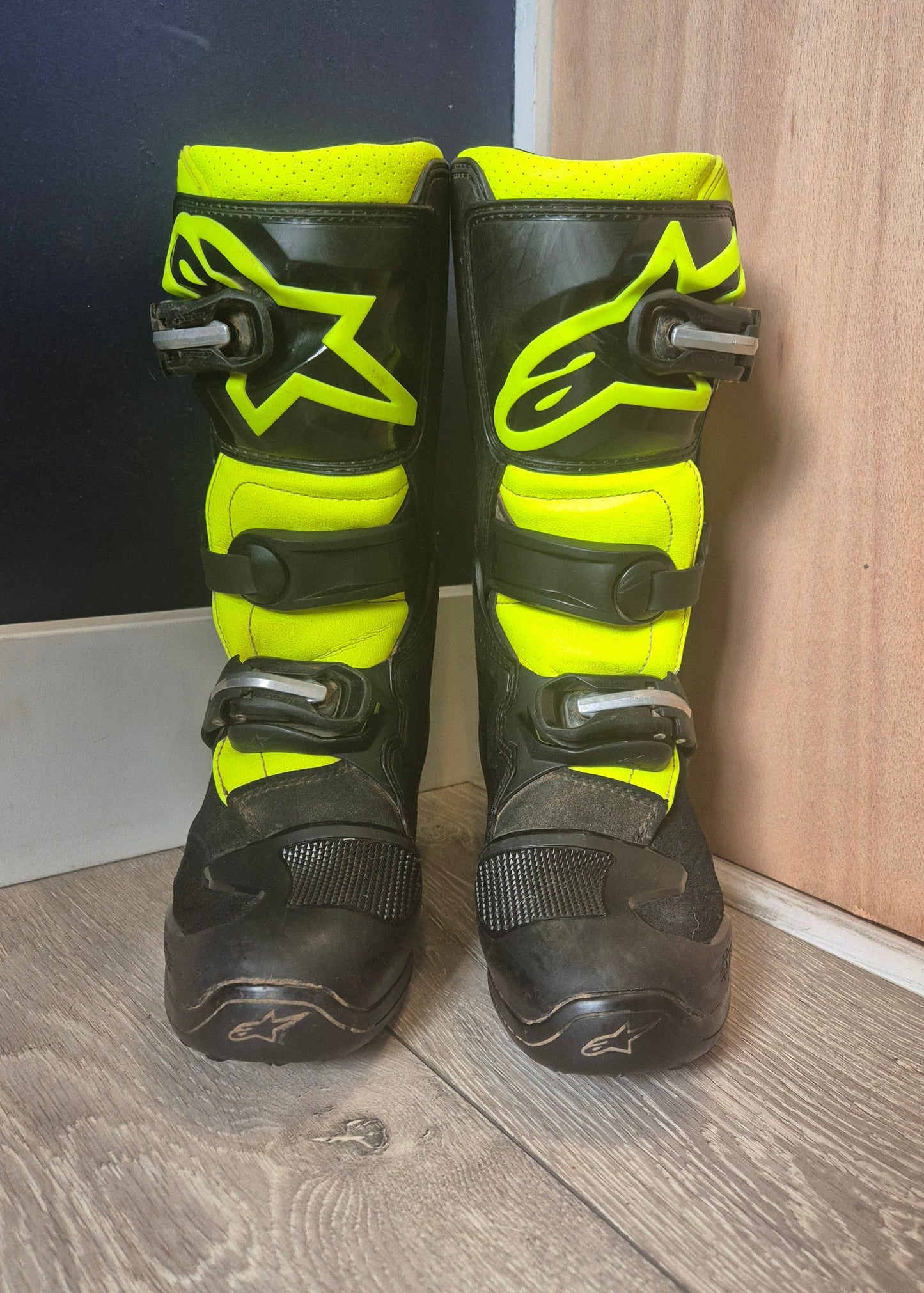 Alpinestars Tech7s - Black/Yellow - UK3