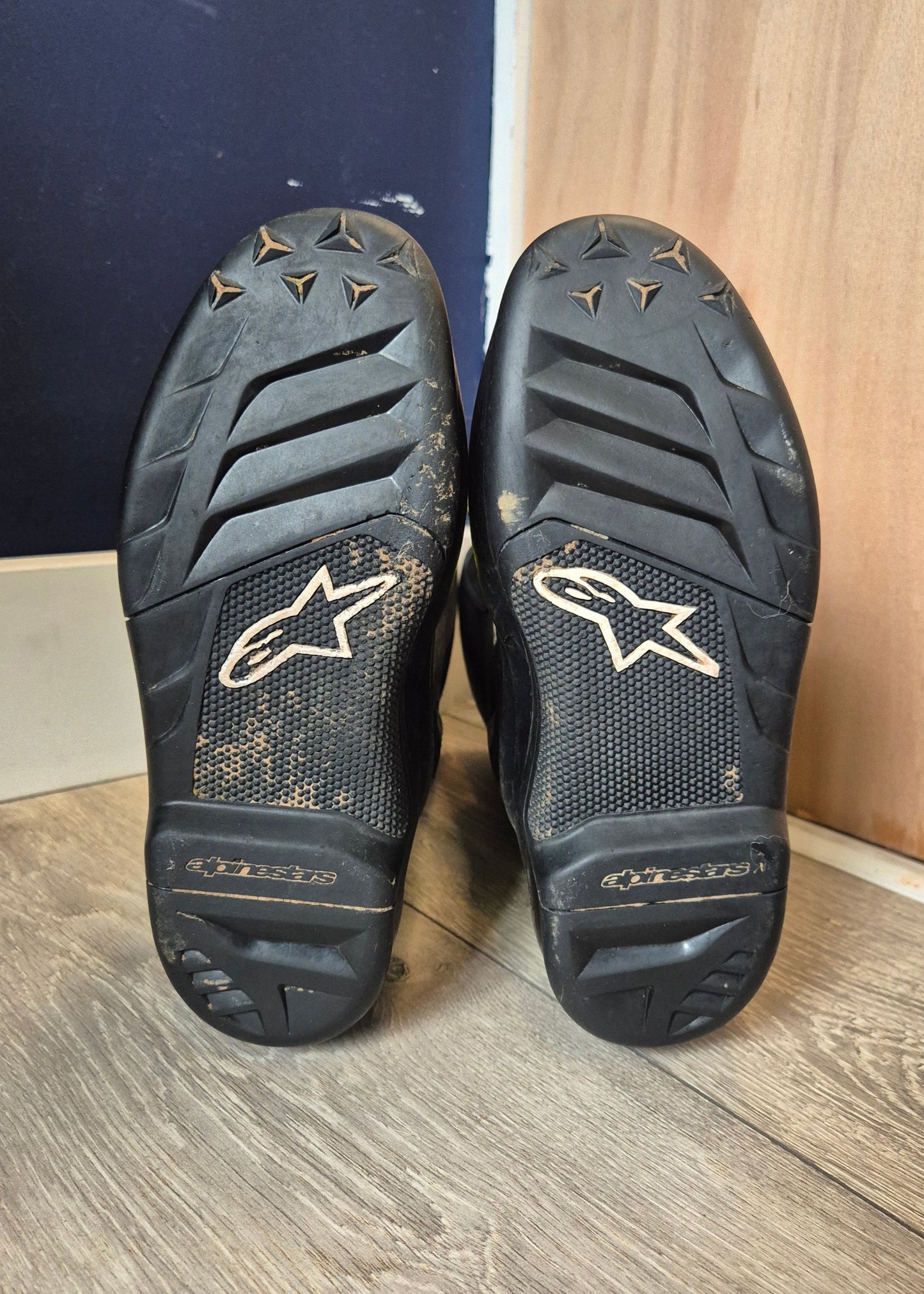 Alpinestars Tech7s - Black/Yellow - UK3