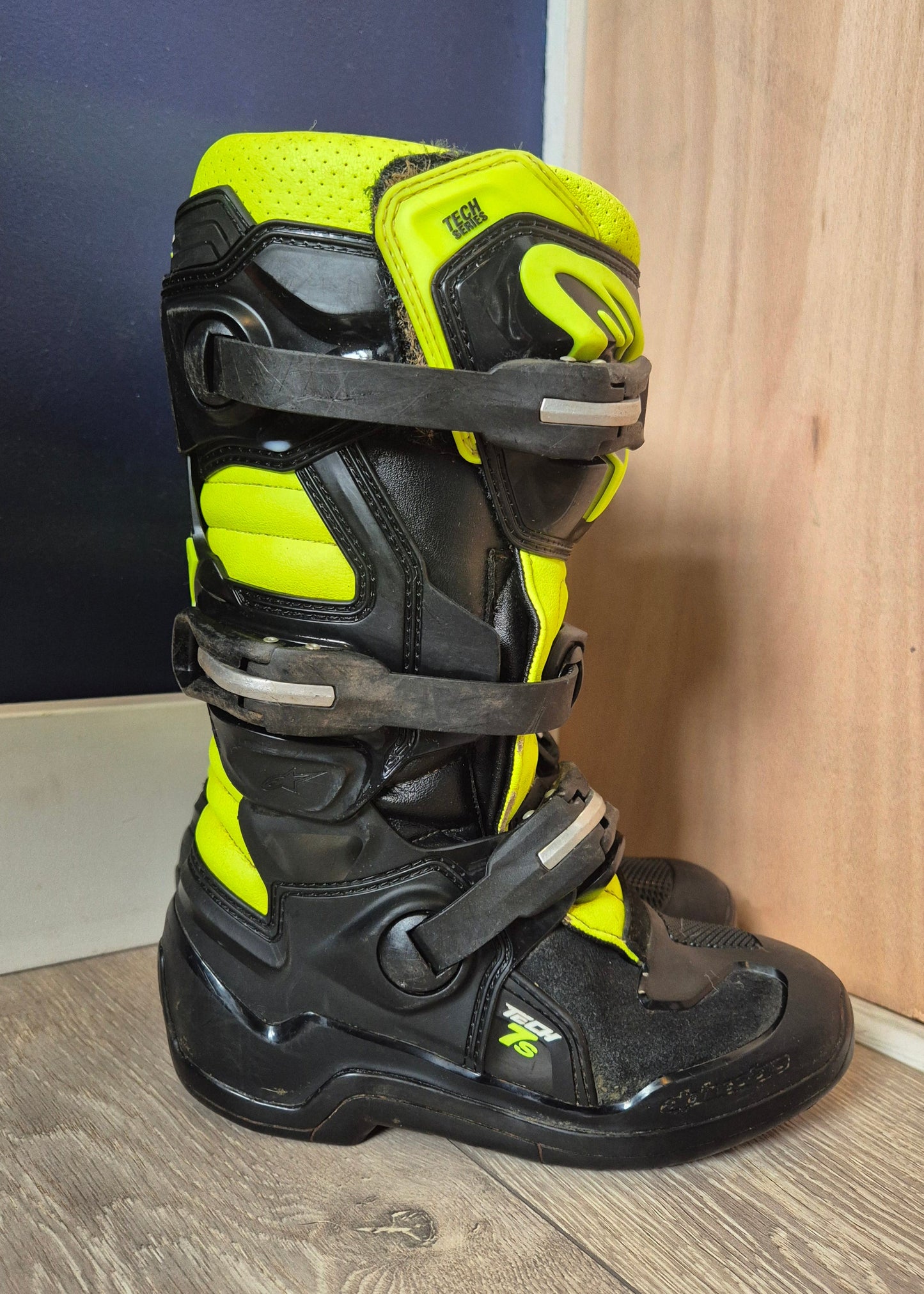 Alpinestars Tech7s - Black/Yellow - UK2