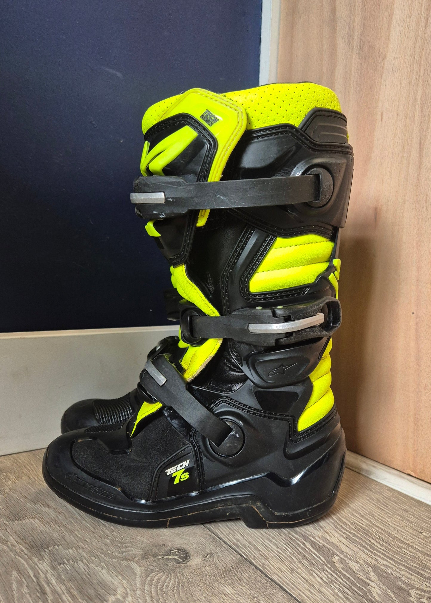 Alpinestars Tech7s - Black/Yellow - UK2