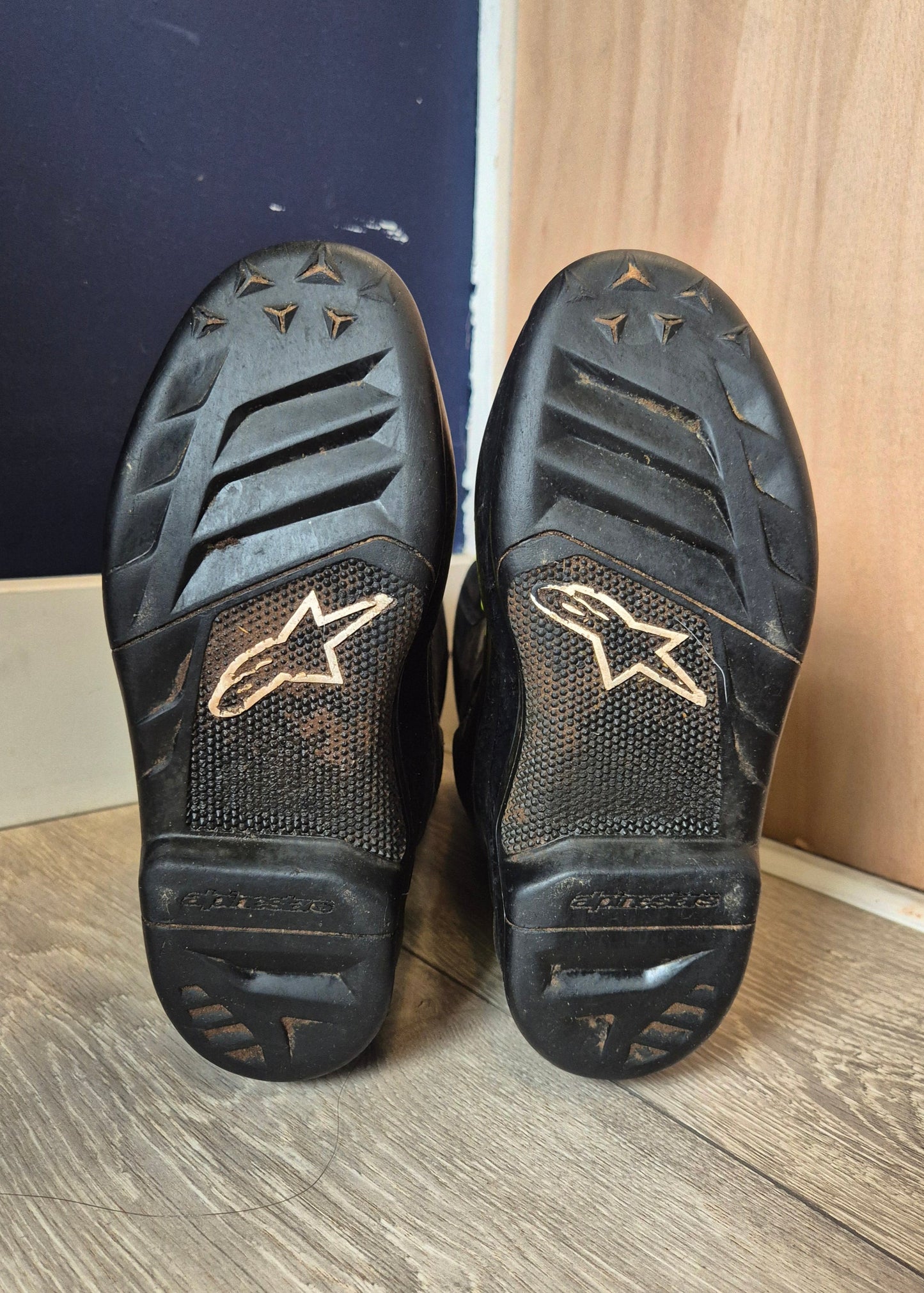 Alpinestars Tech7s - Black/Yellow - UK2