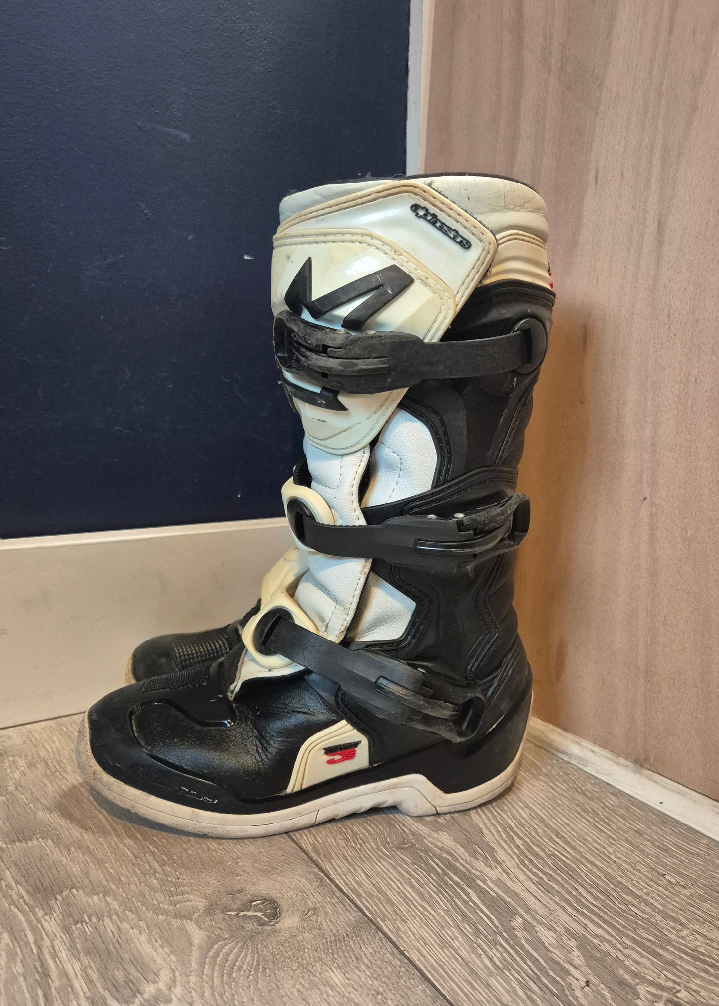 Alpinestars Tech3s - Black/White - UK2