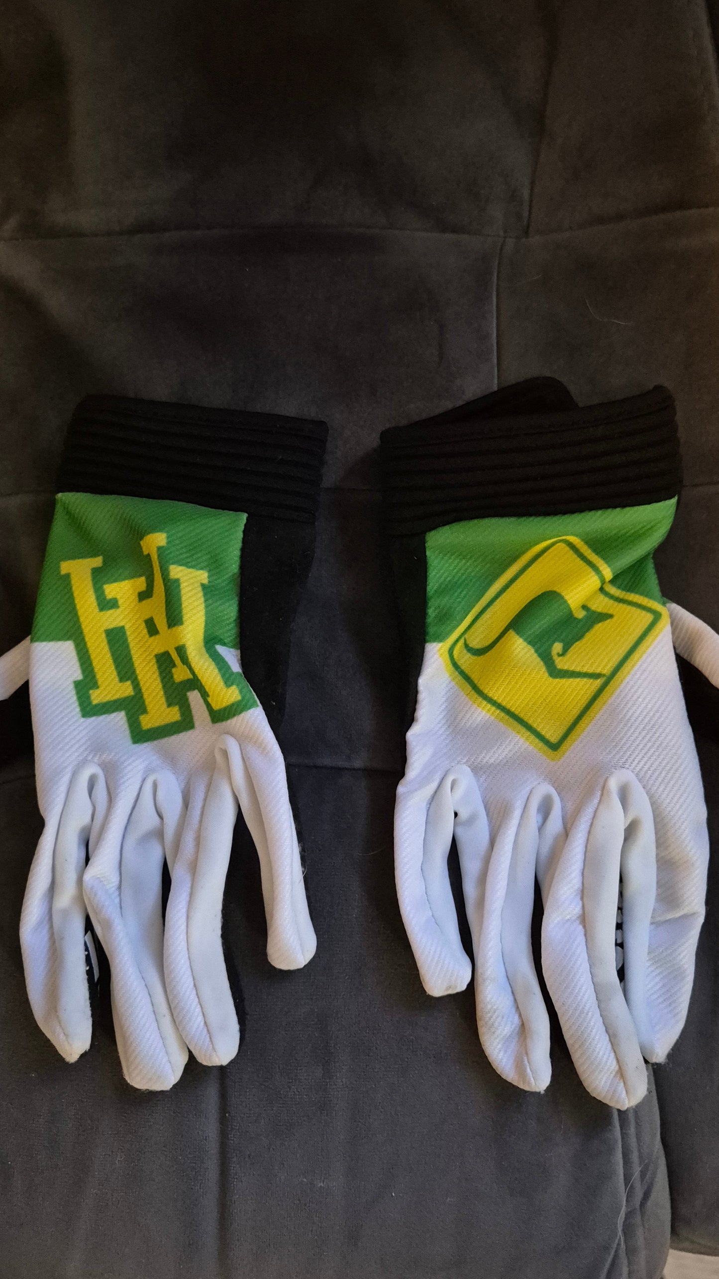 Hostile Racewear Evoke Air Kit complete with Gloves - L/32
