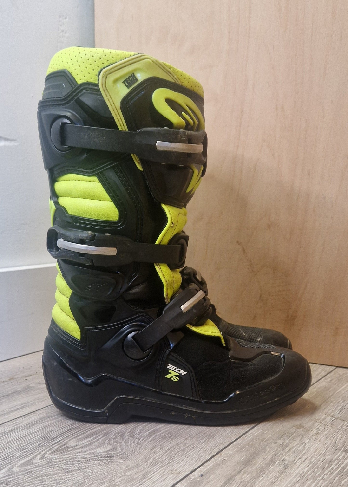 Alpinestars Tech7s - Black/Yellow - UK4