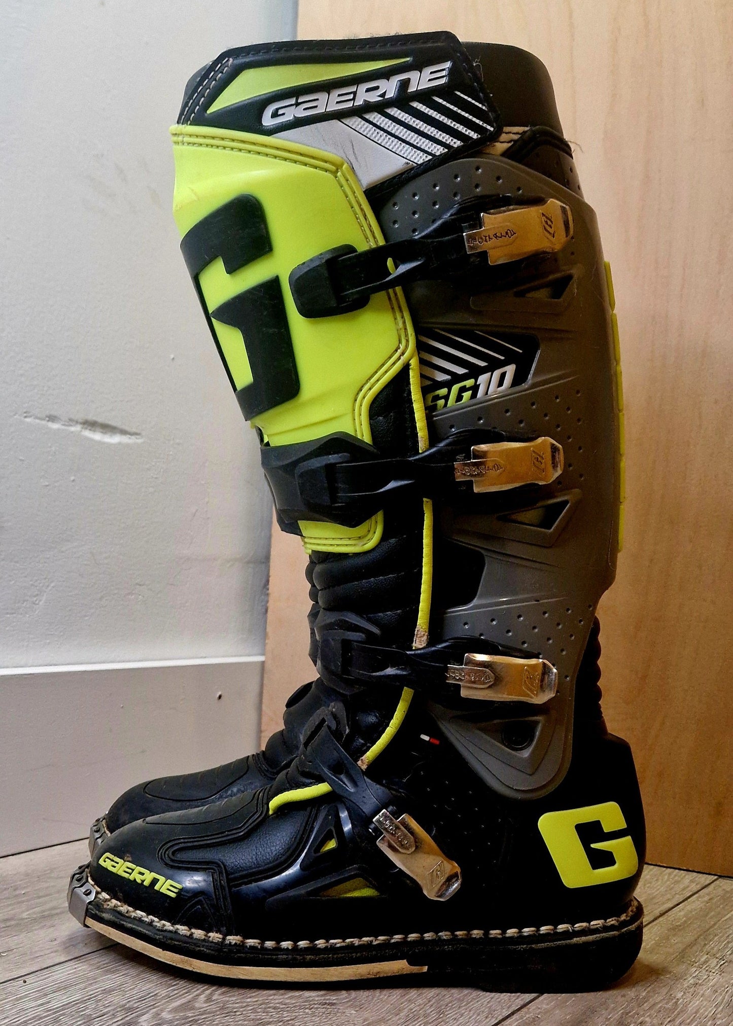 Gaerne SG10 - Black/Yellow - UK6