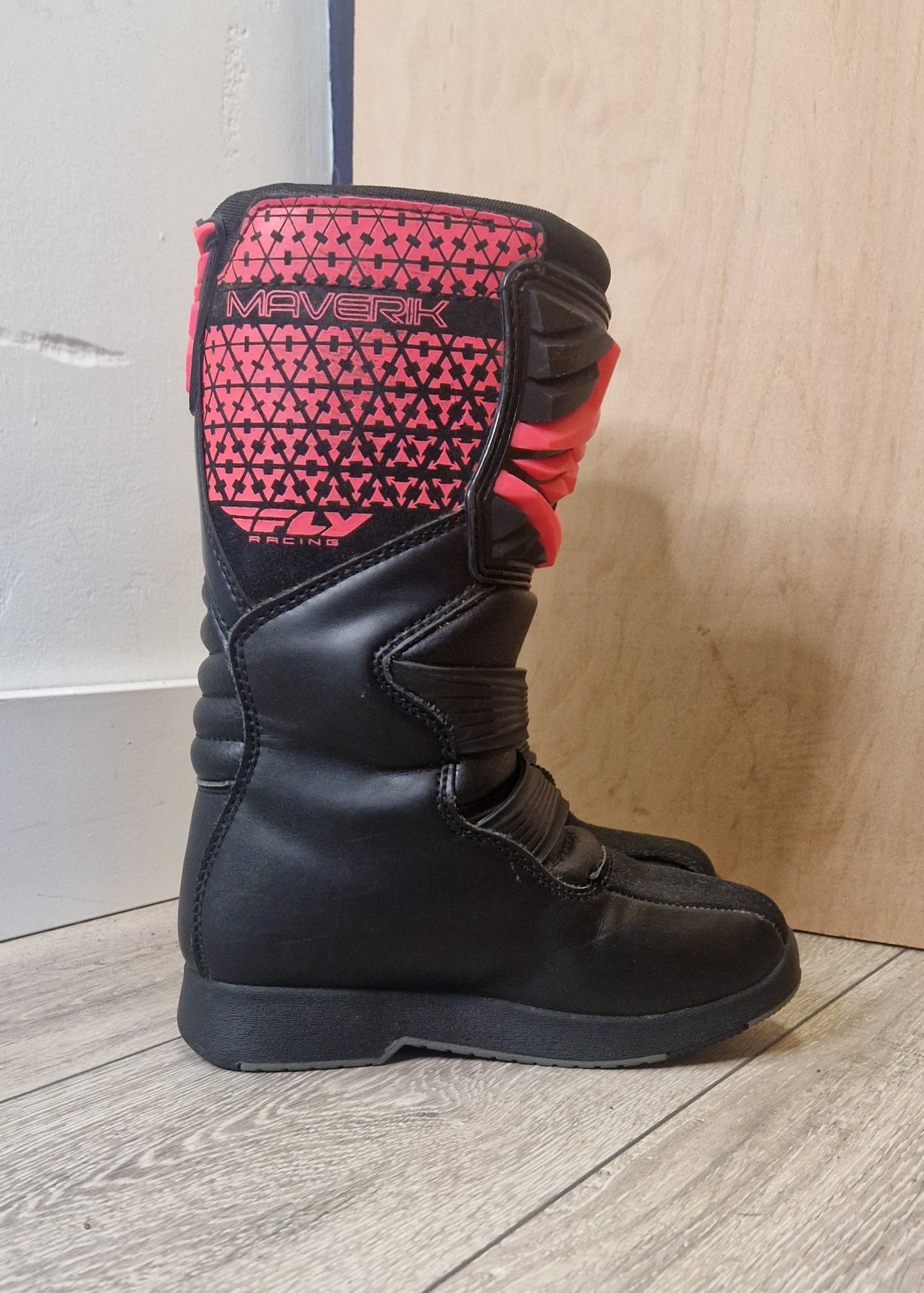 Fly Maverick Youth - Black/Pink - UK3