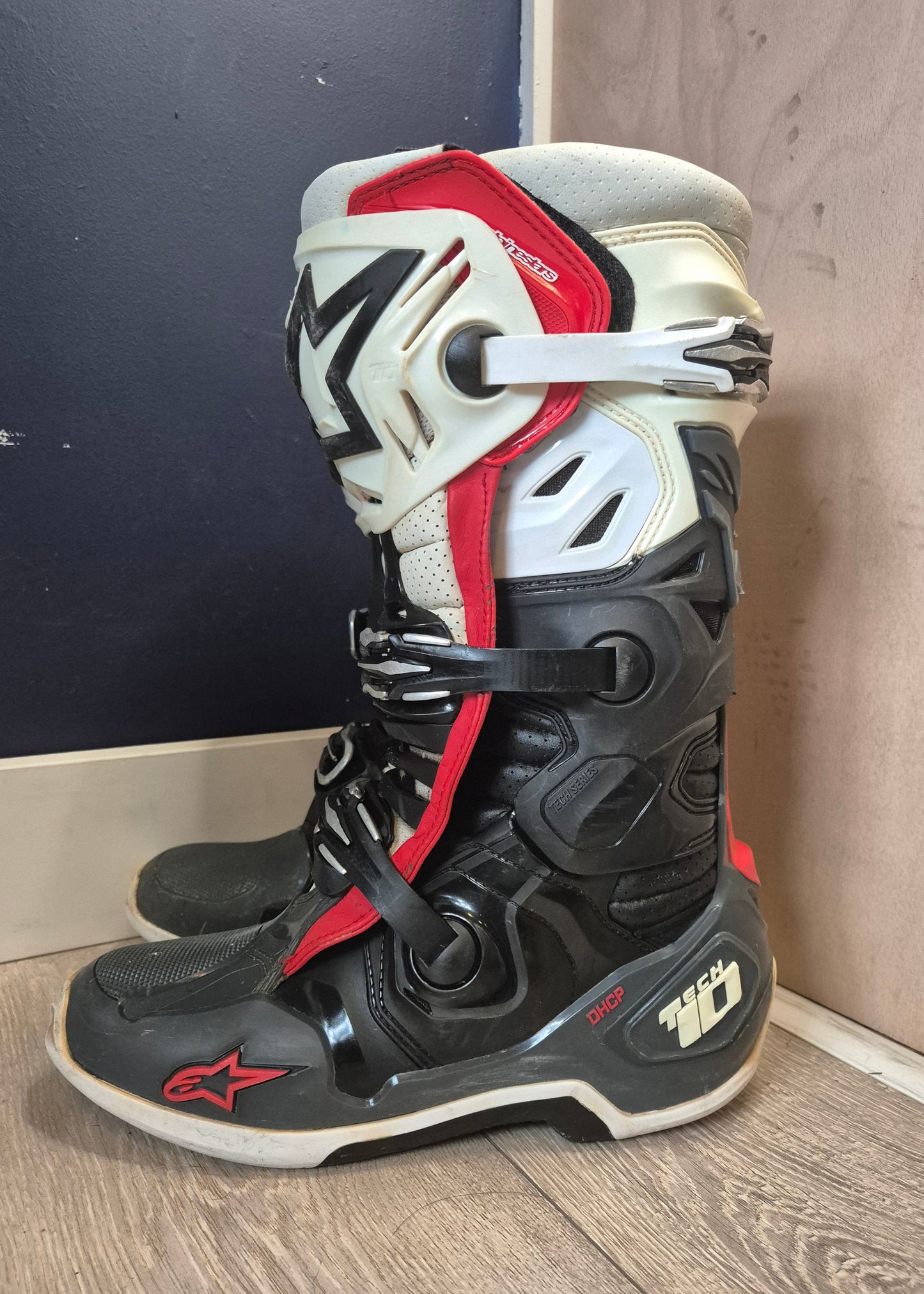 Alpinestars Tech 10 Supervented - Black/White/Grey - UK8