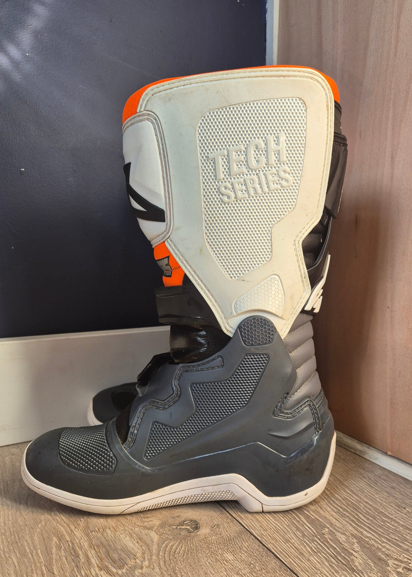 Alpinestars Tech7s - Grey/White/Orange - UK5