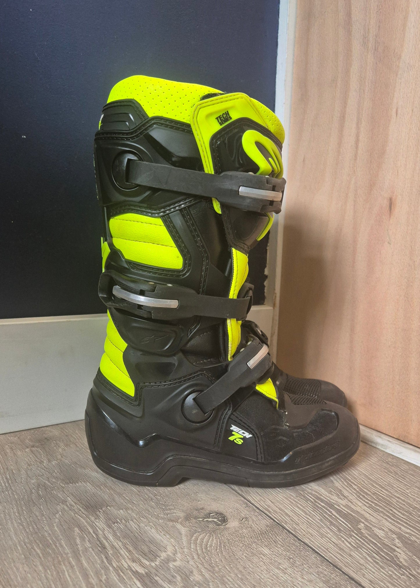 Alpinestars Tech7s - Black/Yellow - UK3