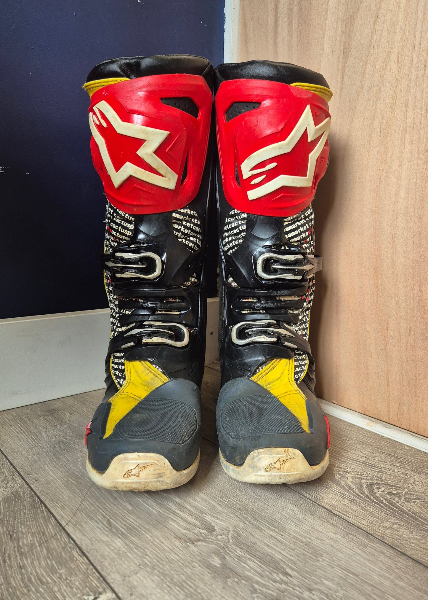 Alpinestars Tech 10 - Black/Yellow/Red - UK10