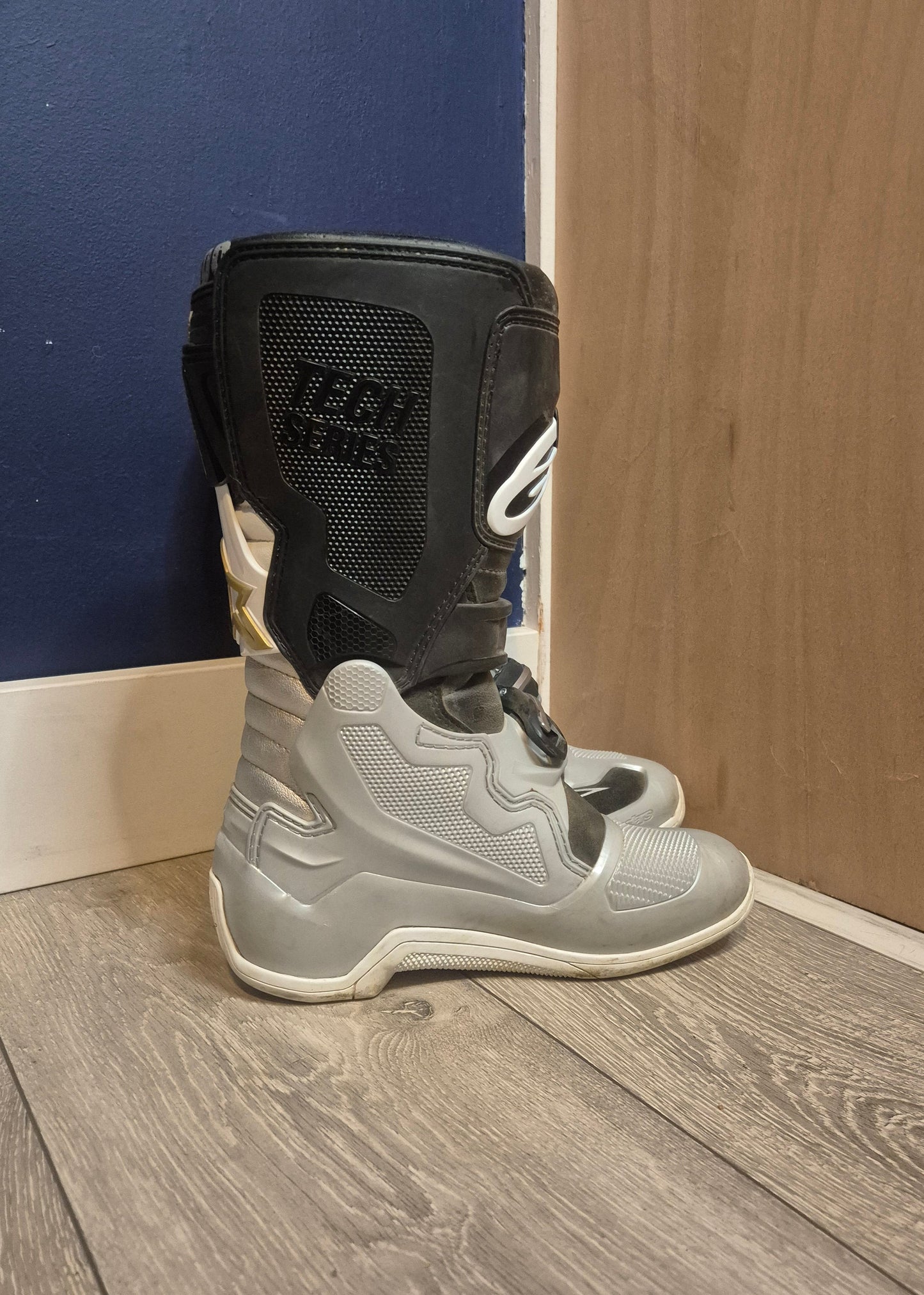 Alpinestars Tech7s - Black/White/Silver - UK4