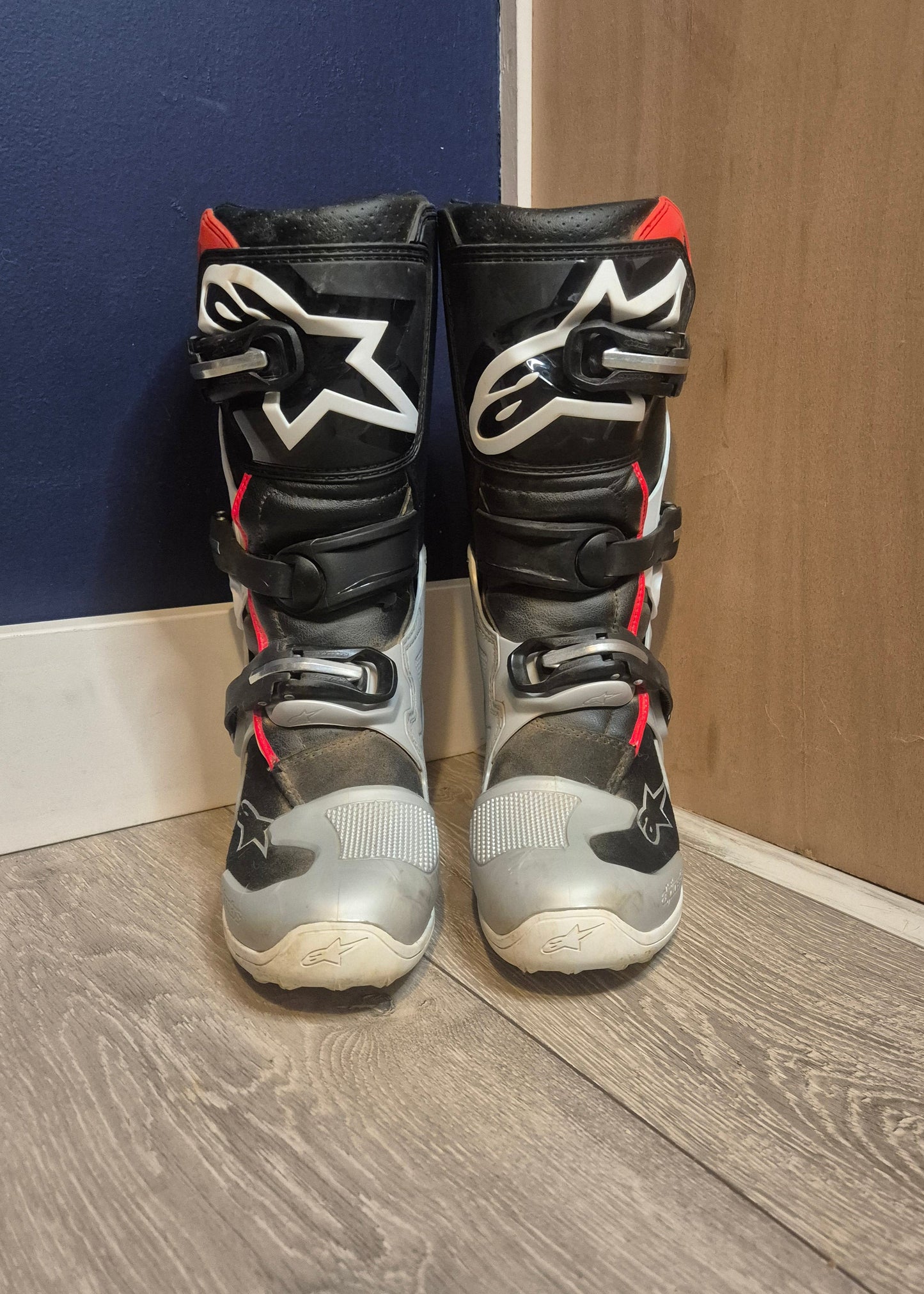 Alpinestars Tech7s - Black/White/Silver - UK4