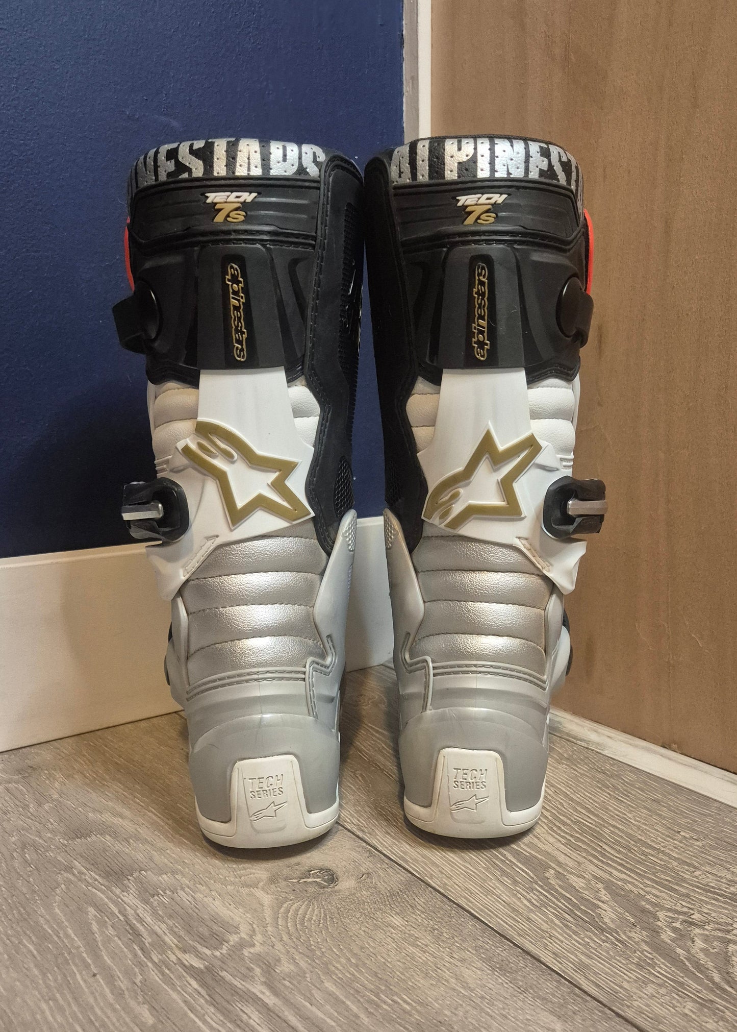 Alpinestars Tech7s - Black/White/Silver - UK4