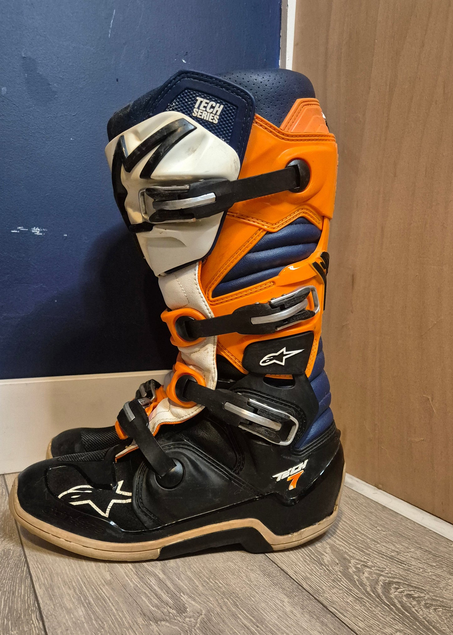 Alpinestars Tech7 - Black/White/Orange- UK10