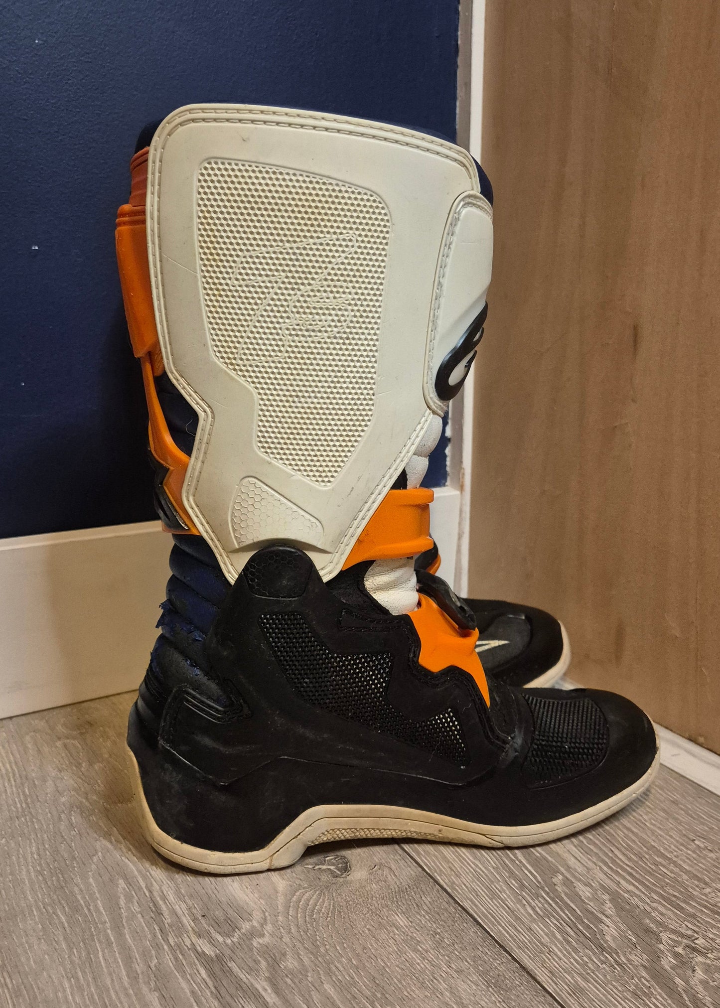 Alpinestars Tech7s - Black/White/Orange - UK6